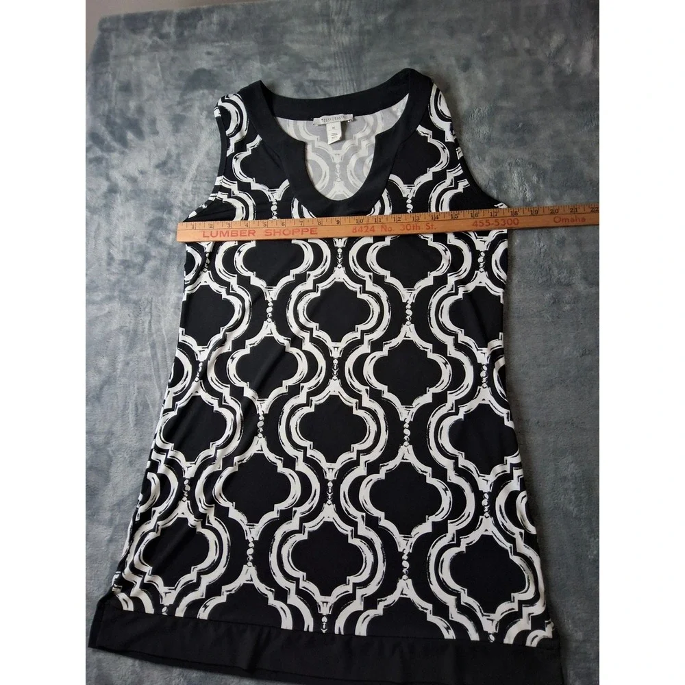 White House Black Market Black White Quatrefoil Split Neck Sleeveless Tunic M - Picture 4 of 7